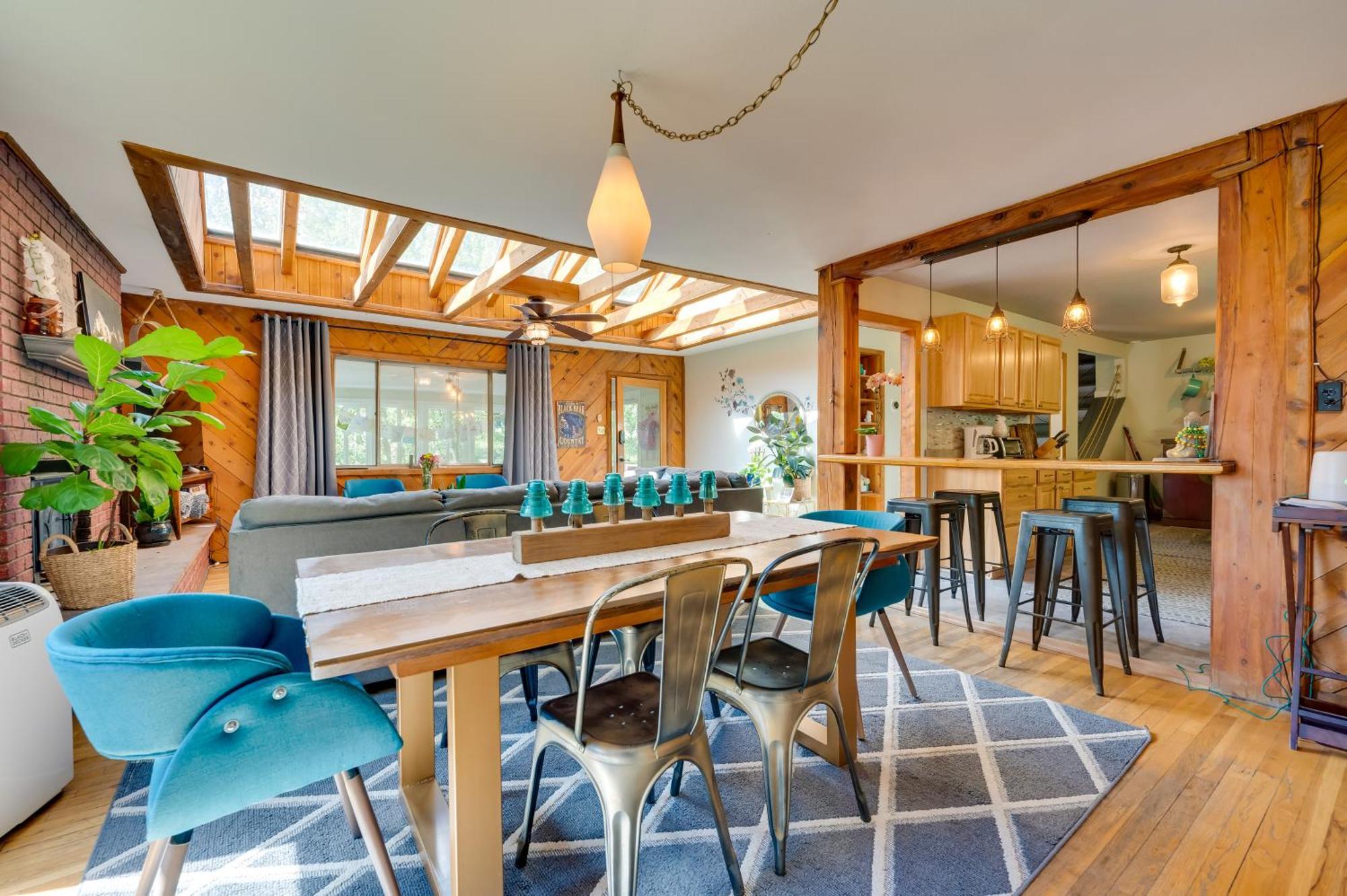 Stunning Golden Home With Deck About 35 Mi To Denver! Eksteriør billede