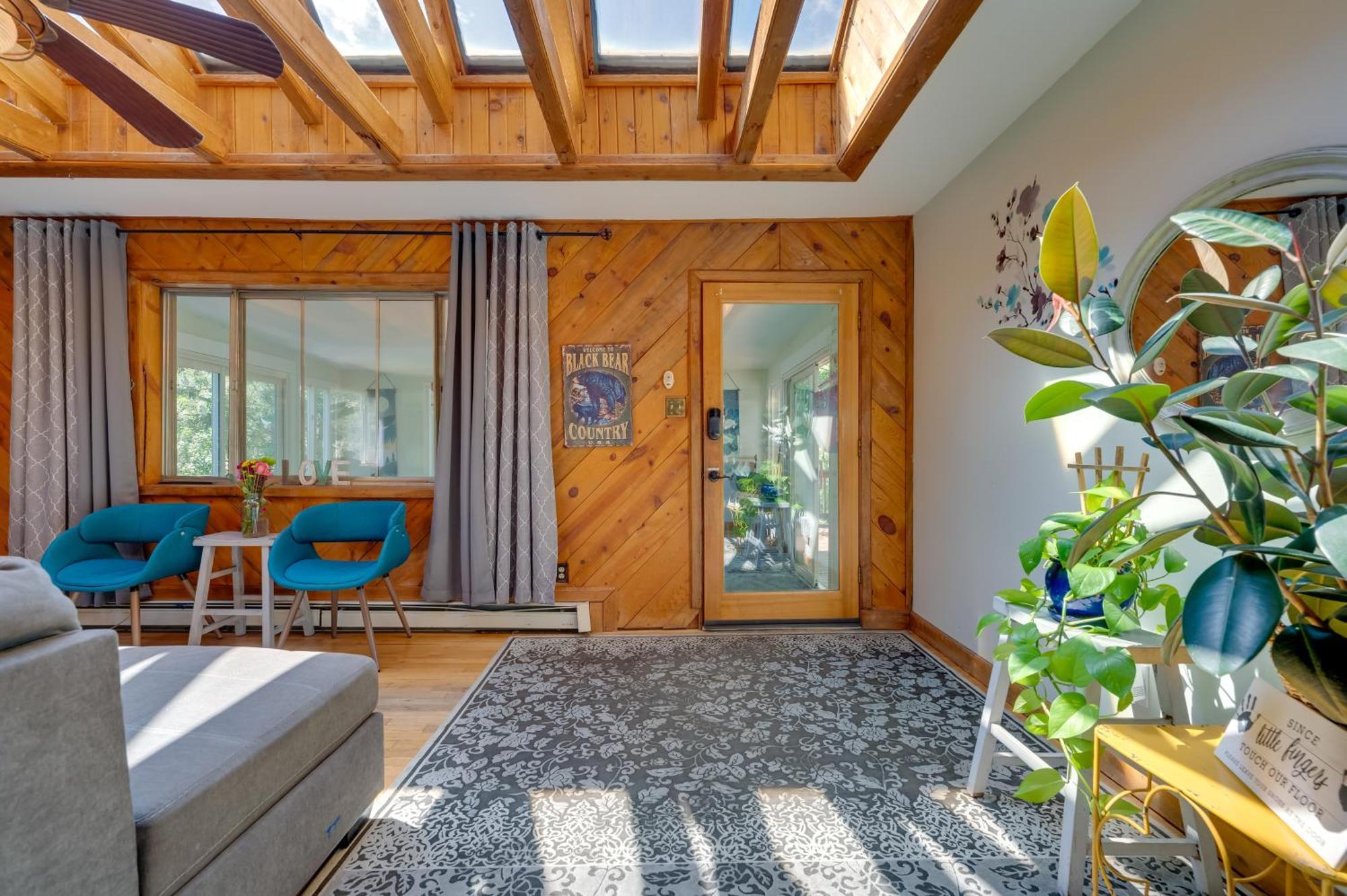 Stunning Golden Home With Deck About 35 Mi To Denver! Eksteriør billede